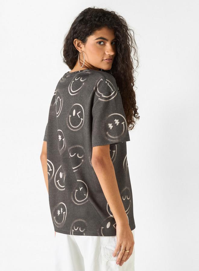 اس بي كاركترز تيشيرت بياقة ضيّقة وأكمام قصيرة وطبعات - Image 3