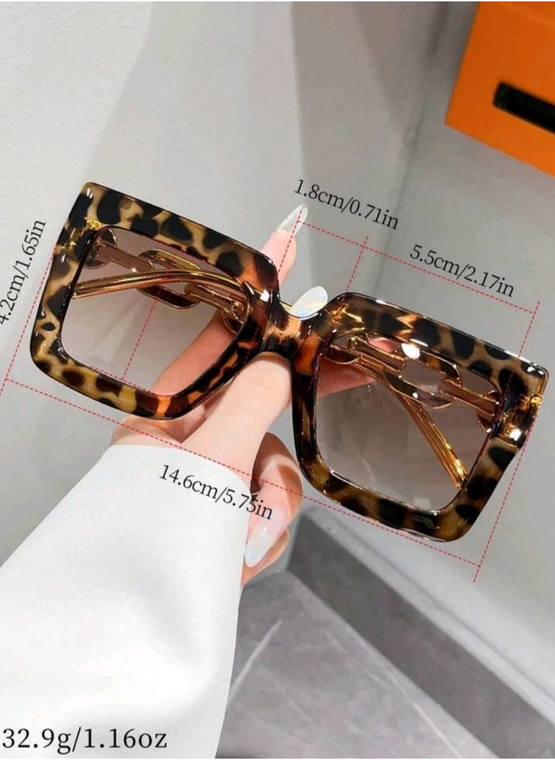 Shein Plastic Frame Square Fashion SUNGLASSES  - Image 3