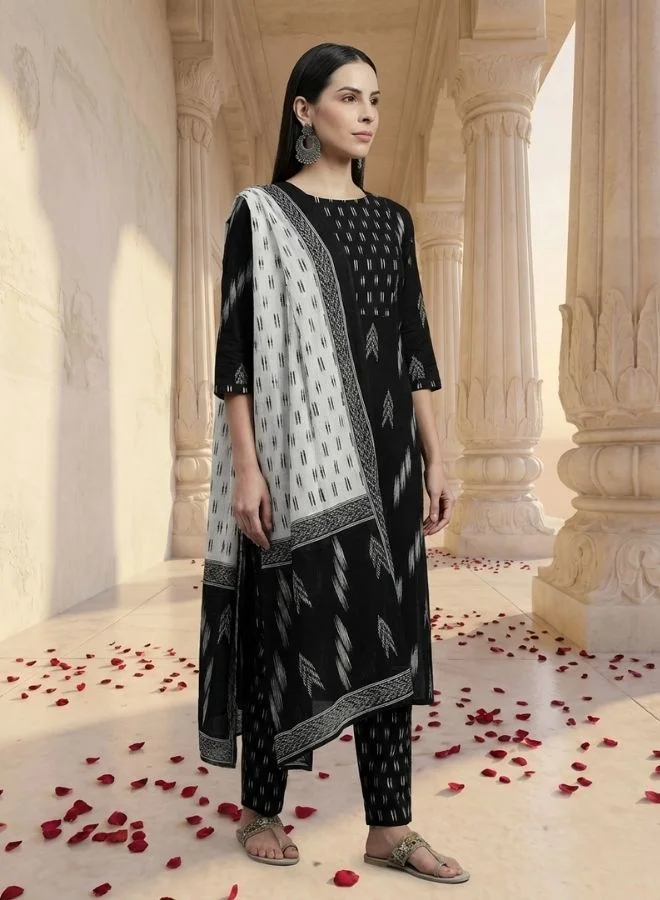 Yuris  Yuris Women Black  White Pure Cotton Printed Kurta with Trousers  Dupatta for Women | Best Price UAE