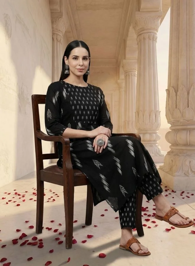 Yuris  Yuris Women Black  White Pure Cotton Printed Kurta with Trousers  Dupatta for Women | Best Price UAE