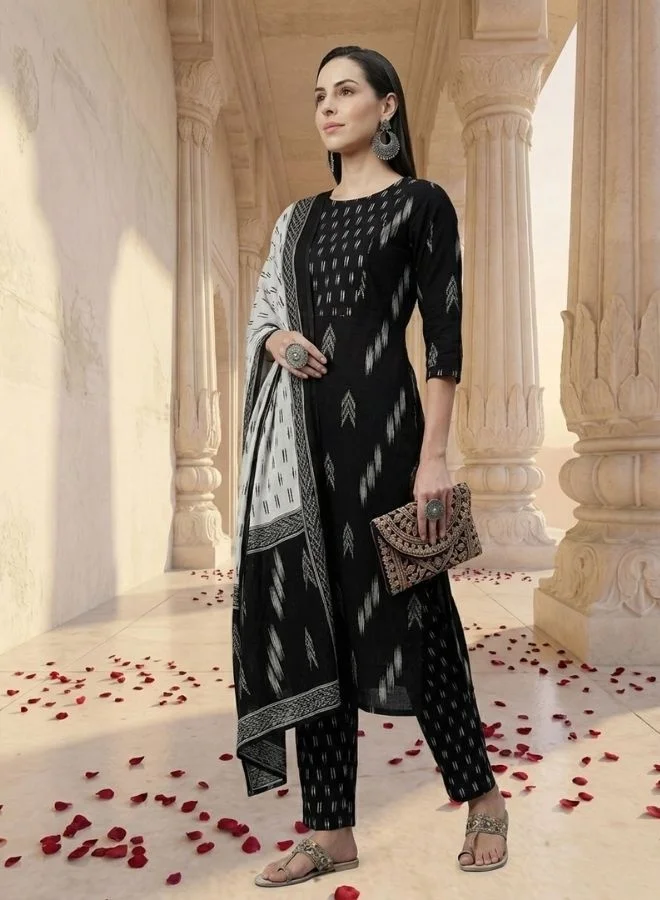 Yuris  Yuris Women Black  White Pure Cotton Printed Kurta with Trousers  Dupatta for Women | Best Price UAE