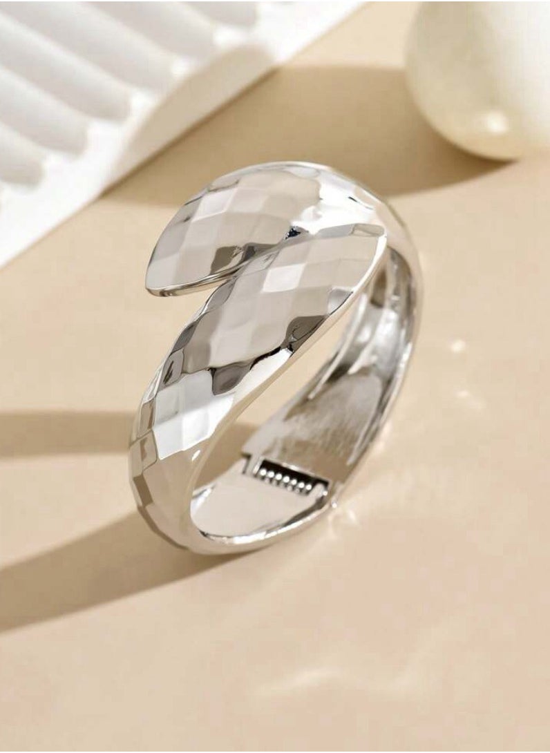 Jewelry 4You - Elegant & High Quality Silver Plated Bracelet Bangle For Women - Image 1