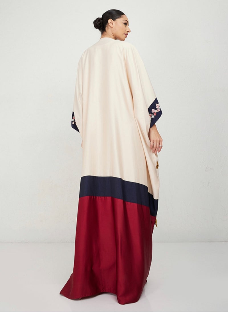 روزيت عباية بشت بتصميم أنيق ملون مطرز يدوياً على الاكمام - Image 4