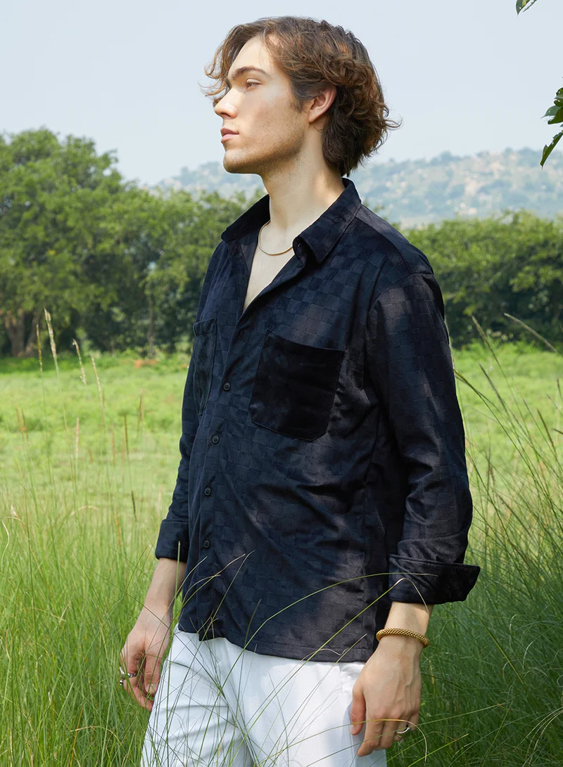 Campus Sutra Campus Sutra Men's Midnight Black Cubic Velvet Utility Shacket For Casual Wear | Spread Collar | Long Sleeve | Button Closure | Overshirt/Shacket Crafted With Comfort Fit For Everyday Wear
