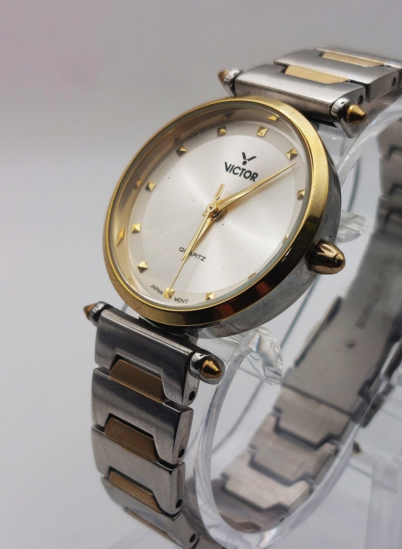 Victor ساعة نسائية أنالوج كوارتز بسوار من الفولاذ المقاوم للصدأ بلونين - V1474 - 30 مم - Image 3