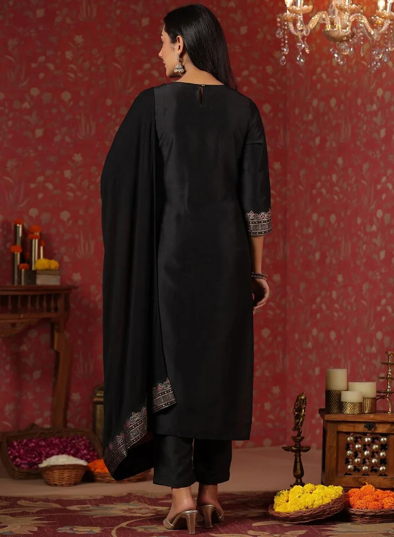 ISHIN  Regular Fit Three-Quarter Sleeve Printed Black Silk Woven Kurta Set For Women Flat Collar Perfect For Wedding And Engagement Pull On Closure for Women | Best Price UAE