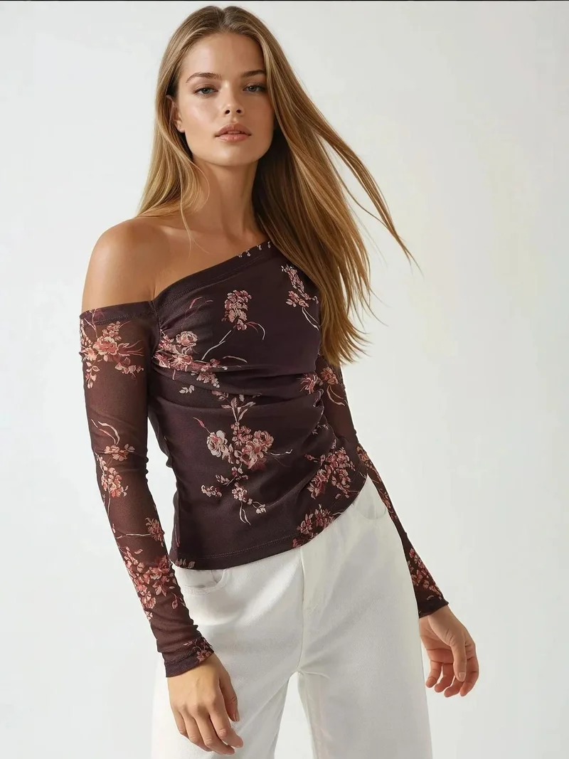 هيكاب بلوزة تول بياقة غير متماثلة