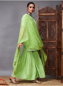 SASSAFRAS Lace Detail Kurti and Flared Pant with Bandani Print Dupatta by Styli  - Image 3
