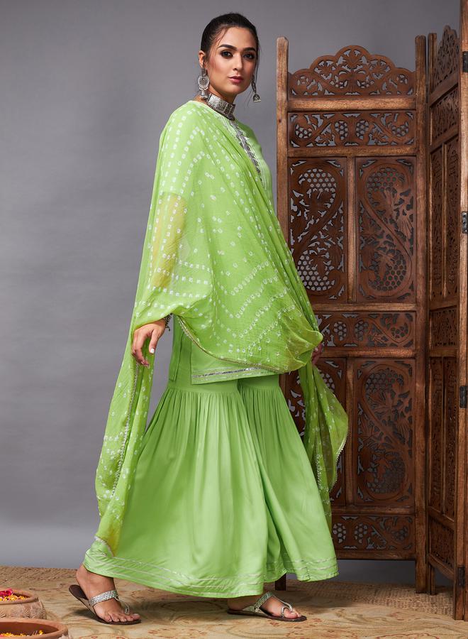 SASSAFRAS Lace Detail Kurti and Flared Pant with Bandani Print Dupatta by Styli - Image 3