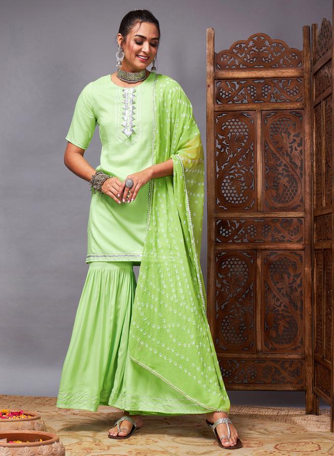 SASSAFRAS Lace Detail Kurti and Flared Pant with Bandani Print Dupatta by Styli - Image 2