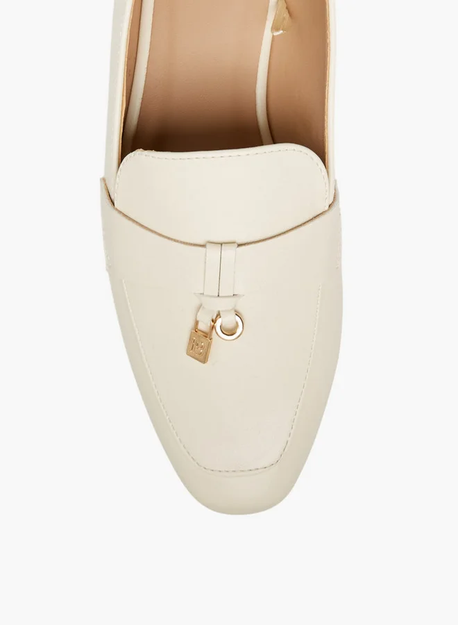 فلورا بيلا من شو إكسبرس Metal Accent Slip-On Loafers