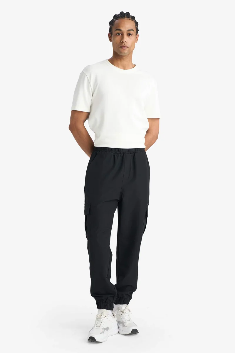 ديفاكتو Standard Fit Woven Jogger Pants