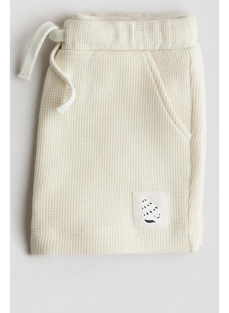 اتش اند ام Waffled cotton shorts