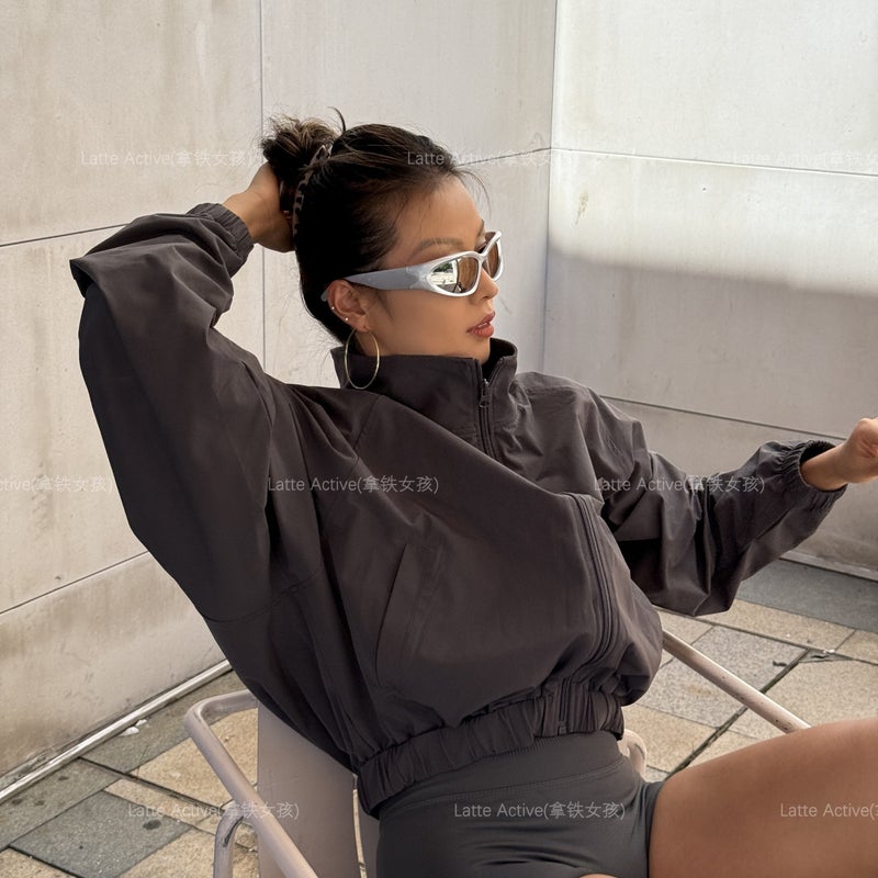 Women's Loose Fit Zip-up Crop Jacket - Image 4