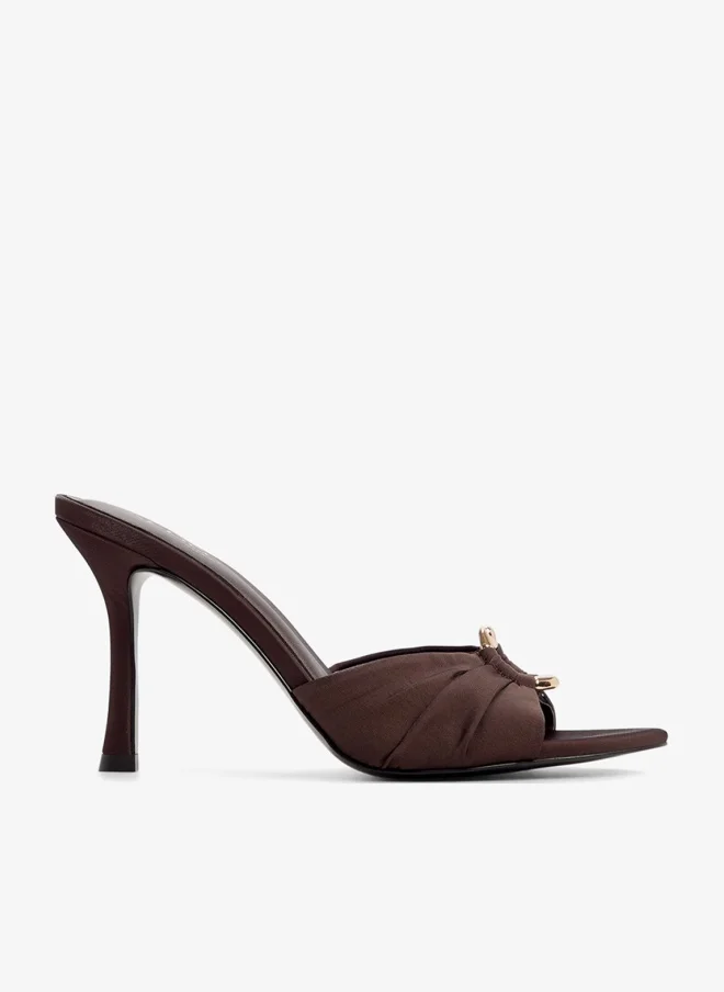 الدو صنادل نسائية بكعب عالي