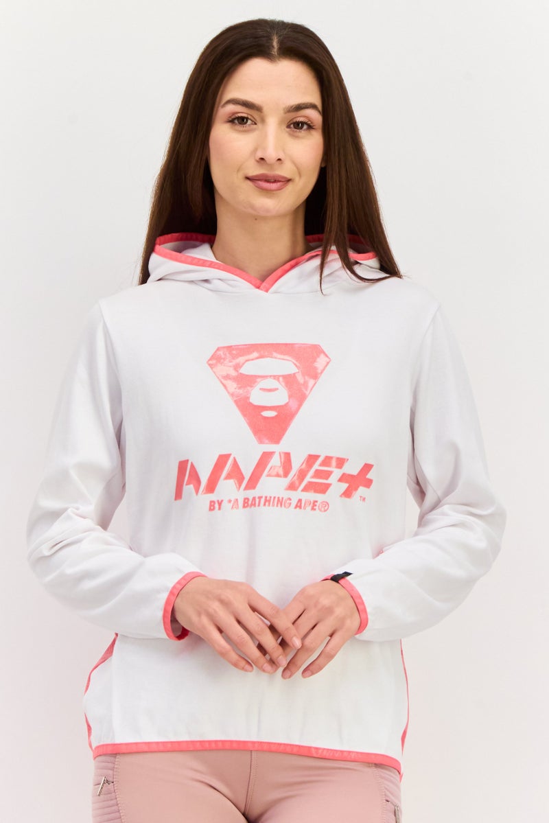 Aape BY *A BATHING APE® سويت شيرت بغطاء رأس بأكمام طويلة للنساء بشعار العلامة التجارية، أبيض - Image 1
