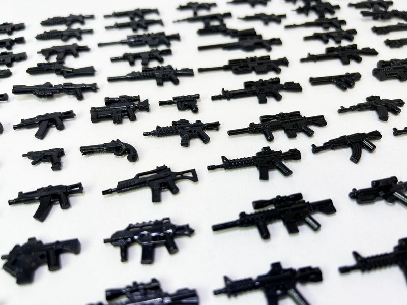 بريك لوت حزمة أسلحة  MEGA للأولاد - 80 ملحقات كتل بناء جاهزة للمعركة - متوافقة مع دمى Lego - بنادق، معدات، دروع، وأسلحة عسكرية مخصصة للعب الملحمي - Image 2