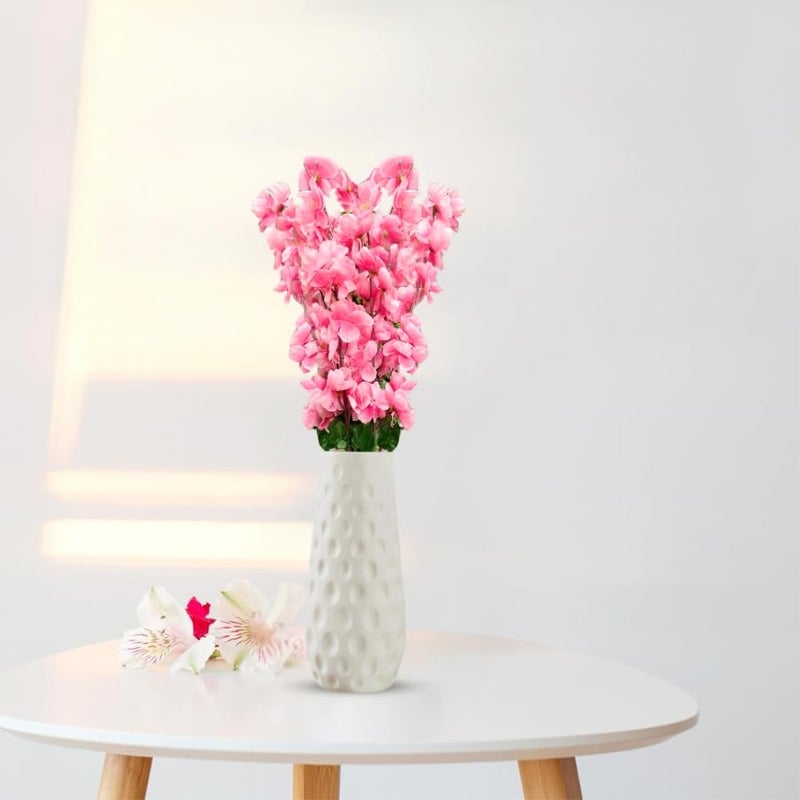 Go Hooked باقة زهور صناعية مع فازة بلاستيكية بيضاء ذات ملمس | زهور مزيفة زهور زخرفية لتزيين المنزل والمكتب (زهور وردية فاتحة مع فازة) - Image 2