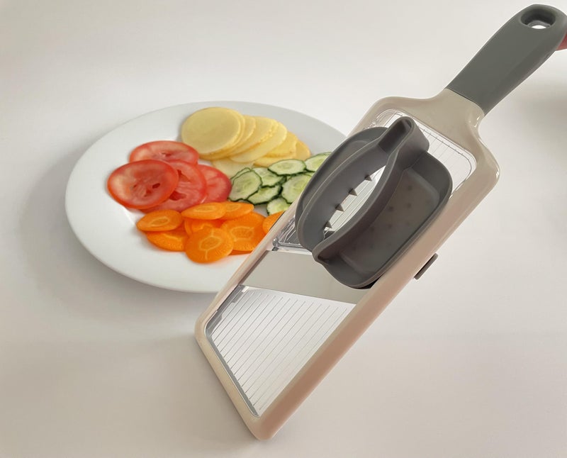 Brvnpily Handheld Mandoline Slicer with Food Holder Mandoline Food Slicer Adjustable Stainless Steel Blades Veggie Chopper & Cheese Grater for Speedy Slicing of Fruits and Vegetables - Image 4