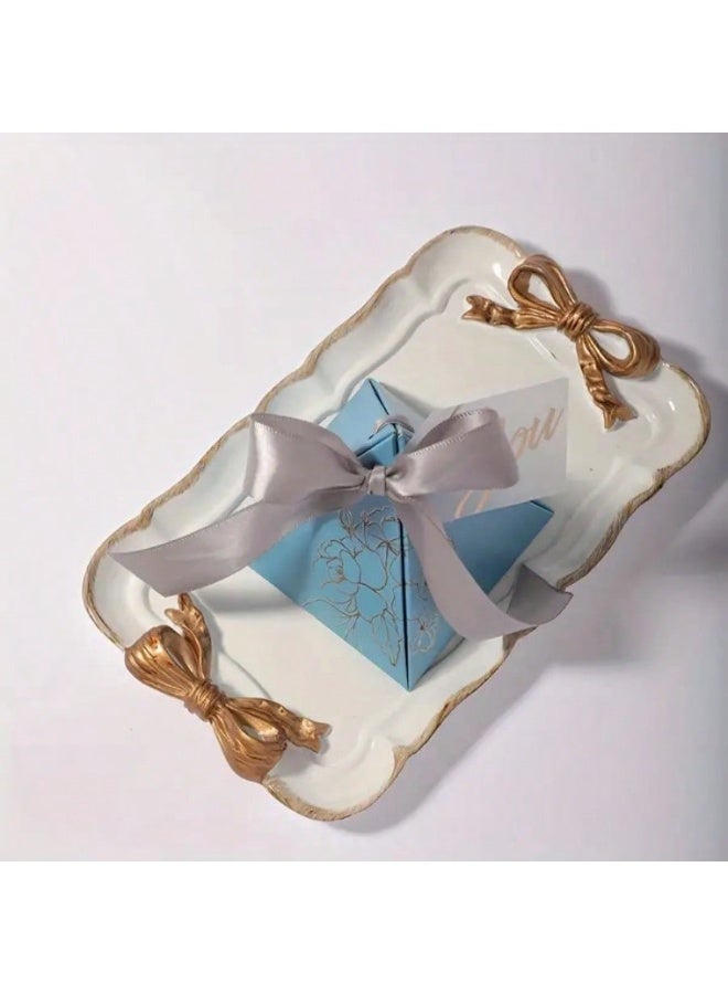 20 صناديق فاخرة لتوزيع حلوى الزفاف مزودة بشريط – صناديق هرمية الشكل بطباعة زهرية معدنية أنيقة، مثالية لتقديم الحلوى في حفلات الزفاف، عيد الحب، عيد الأم، حفلات المواليد، الذكرى السنوية، التخرج والمناسبات الخاصة | تغليف راقٍ للحلويات والهدايا الصغيرة - Image 2