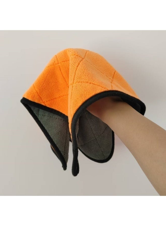 منشفة سيارة من الألياف الدقيقة 800 غرام/متر مربع - فائقة الامتصاص، ناعمة، خالية من الوبر، لا تسبب الخدوش، مقاس 40×40 سم، مثالية لتنظيف وتلميع وغسيل السيارات والعناية الاحترافية بها. - Image 5