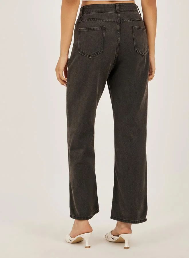 Styli Styli Mid Rise Light Wash Straight Leg Jeans
