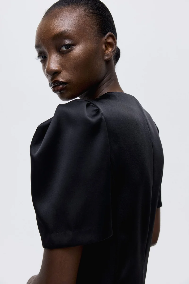 اتش اند ام بلوزة بأكمام منفوخة