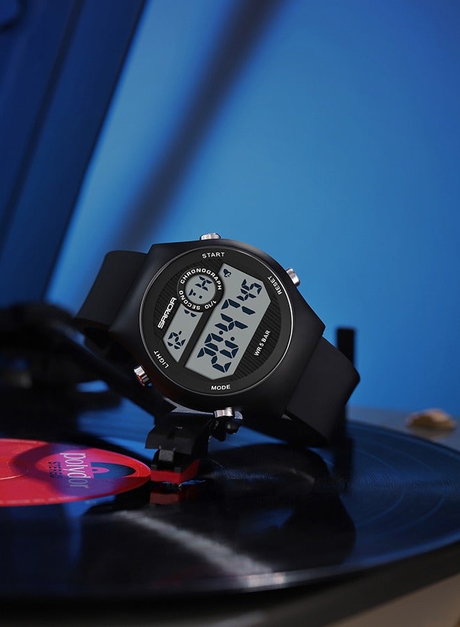 Sanda ساعة رجالية بسوار سيليكون 48 مم بشاشة LED مضيئة مقاومة للماء حتى عمق 50 متر، لون أسود - Image 3