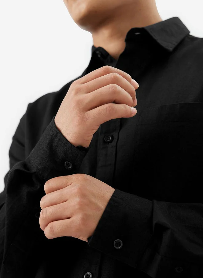 ذا سوليد ستور The Souled Store Men Regular Fit Solid Black Cotton Linen Shirt