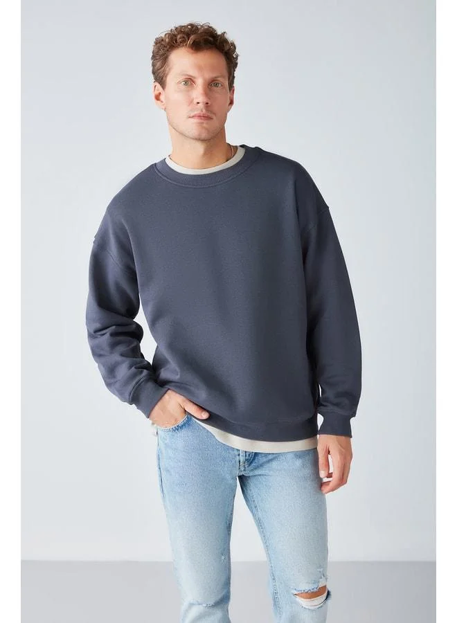 Grimelange Stephan Men's Ultra-Soft Fabric Organic Cotton Oversize Fit Round Neck Charcoal Sweatshirt