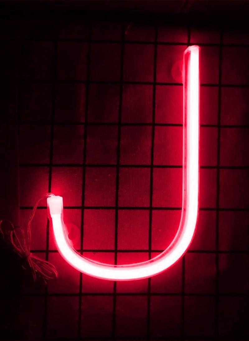 سلة حرف بإضاءة النيون باللون الأحمر الدافىء – J - Image 1