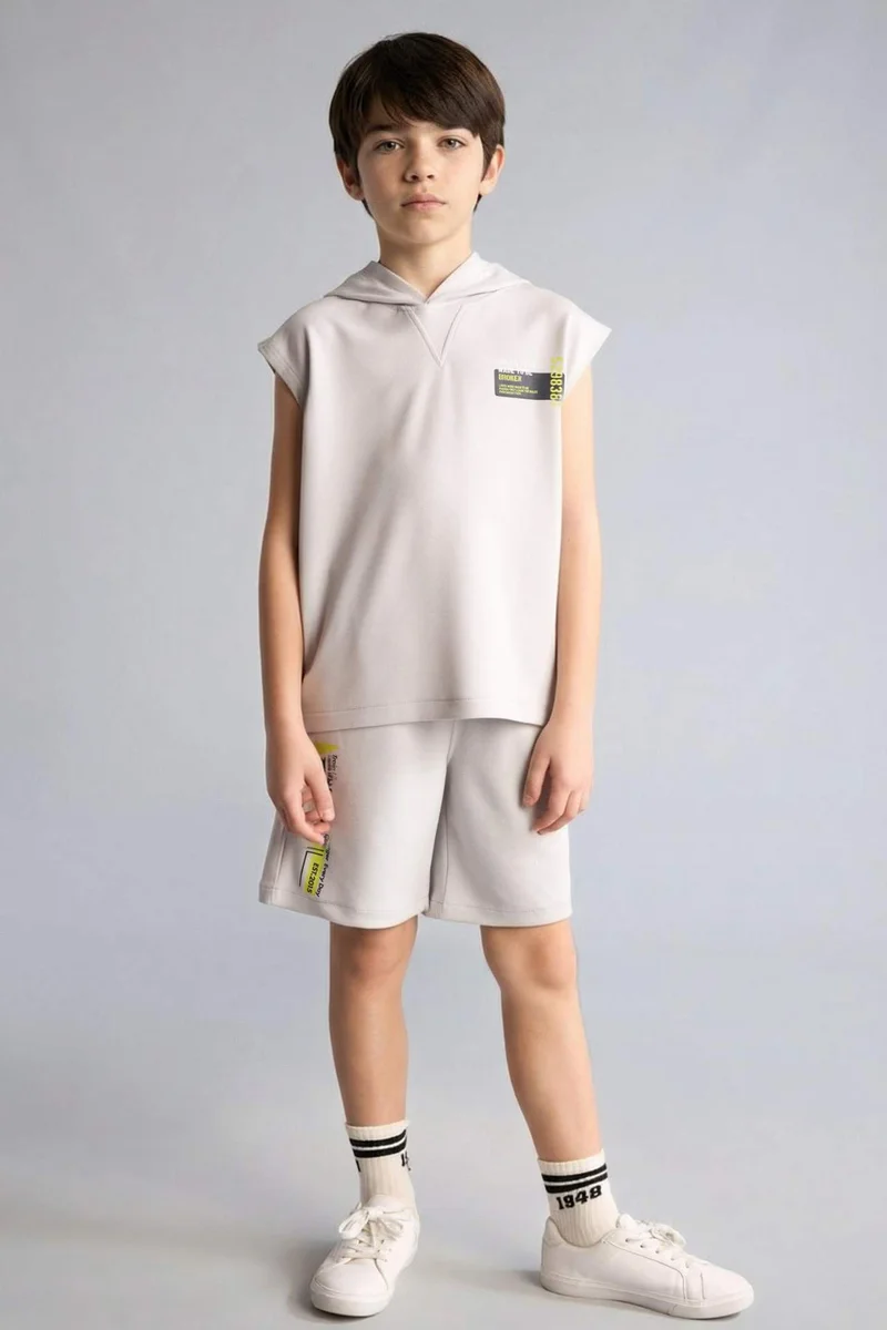 ديفاكتو Boy Oversize Fit Slogan Shorts