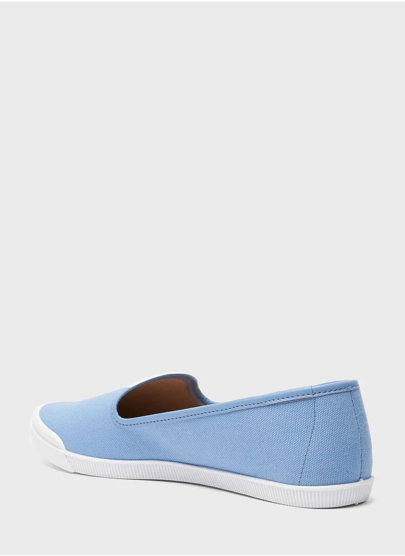 MOLECA Rosalee Slip ons
