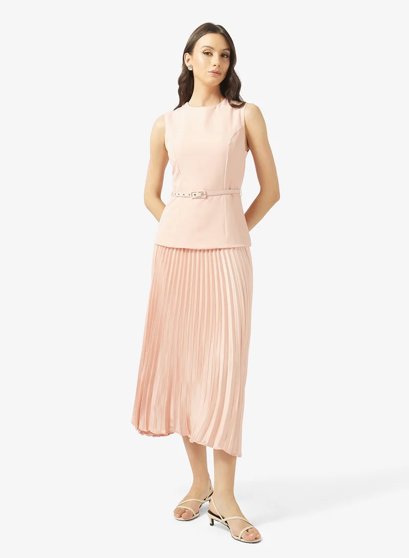 ستايل تشيت Crew Neck Belted Pleat Dress