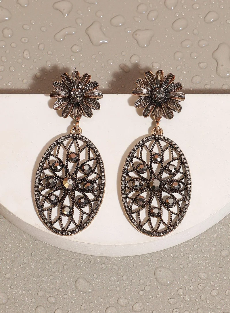 SOHI Intricate Daisy Oval Artificial Drop Earring Jewellery