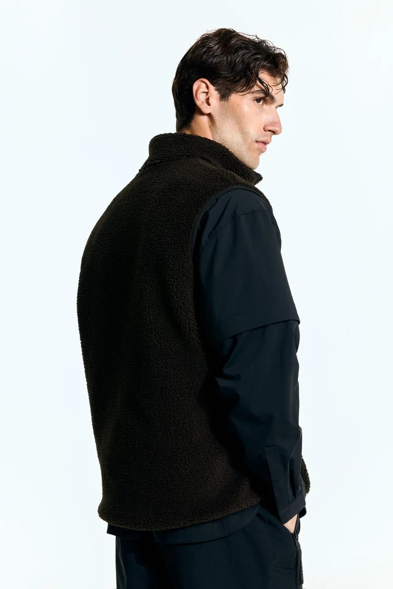 H&M  Regular Fit Teddy sports gilet for Men | Best Price UAE