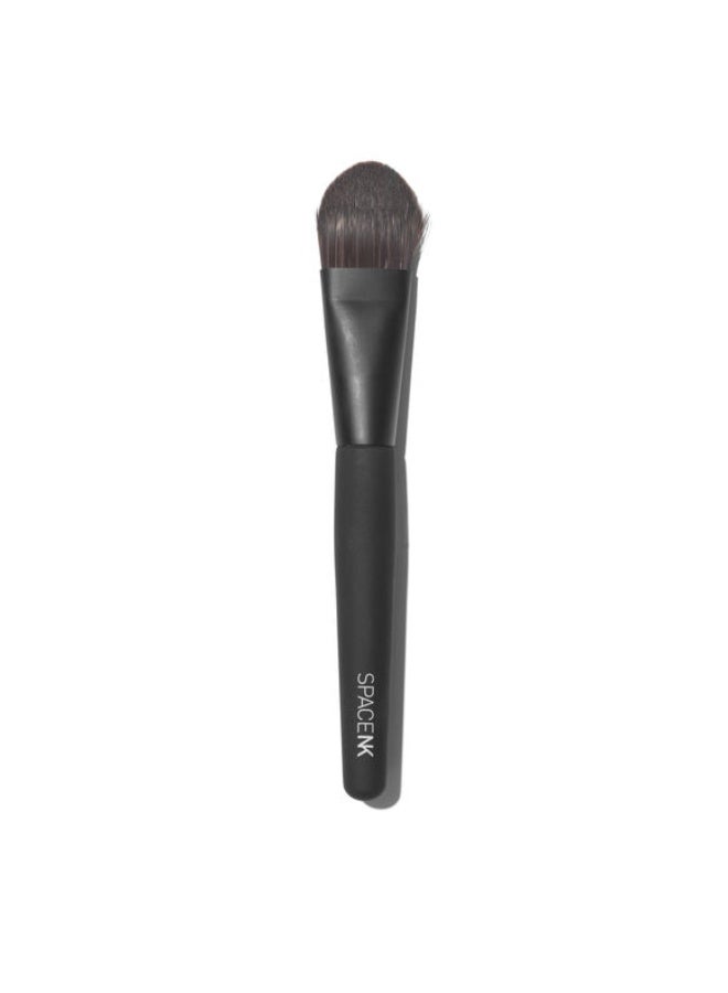 Space NK Brush 201 - Foundation, Primer and Skincare - Image 1