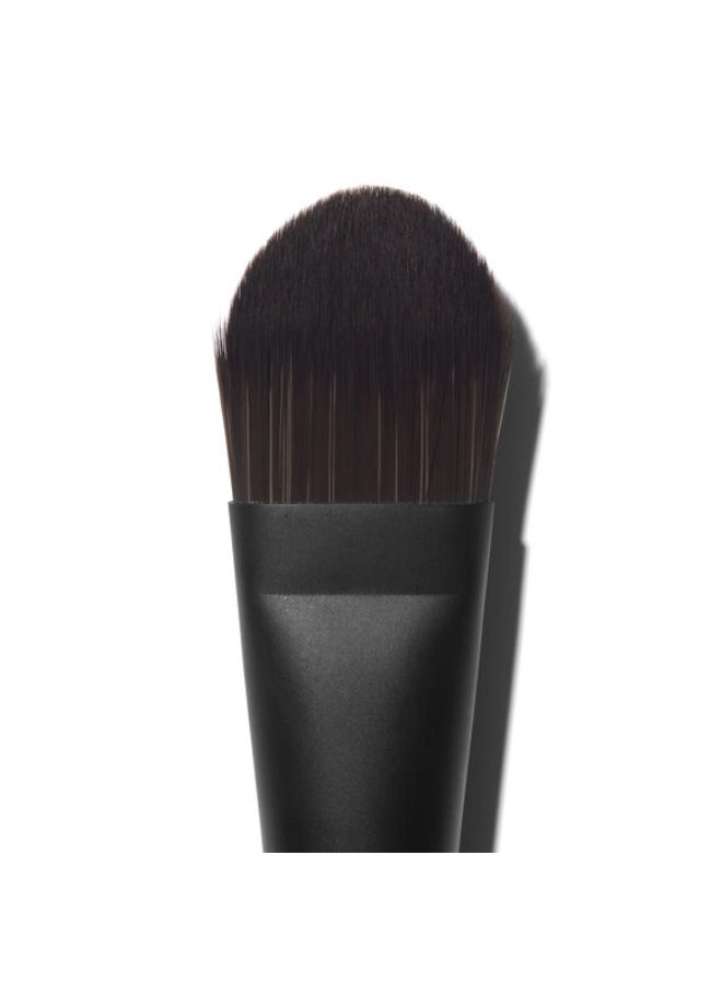 Space NK Brush 201 - Foundation, Primer and Skincare - Image 2