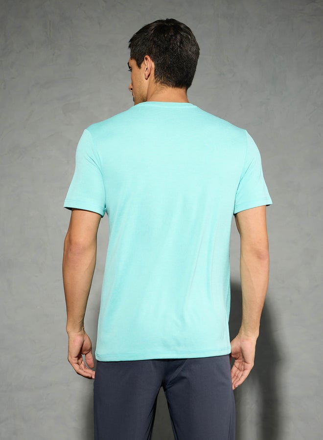 تكنوسبورت تيشيرت رجالي تكنوسبورت بقصة ضيقة وياقة دائرية - Image 4