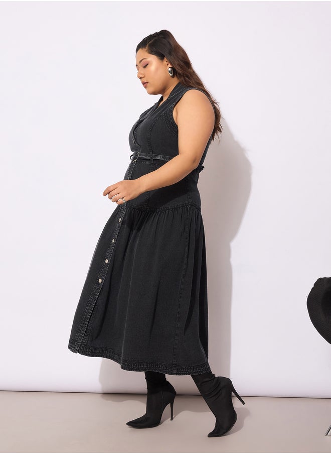 SASSAFRAS Plus Size Buttoned Sleeveless Flared Midi Dress  - Image 3