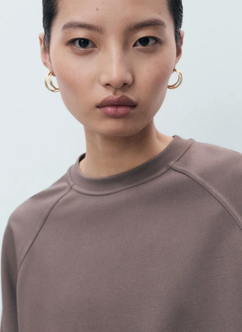 مانجو سويت شيرت بياقة دائرية