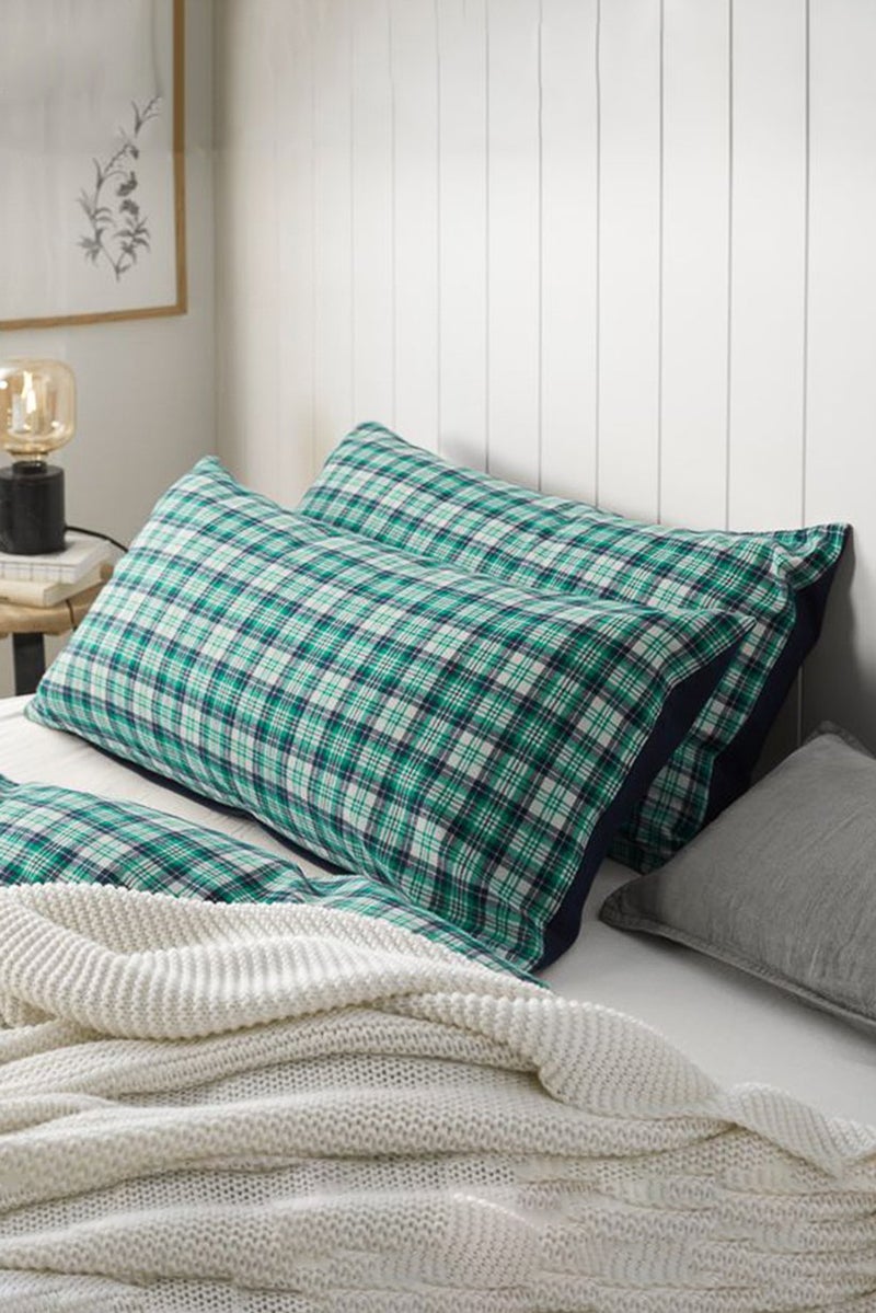 Tchibo 2 Pieces Flannel Pillowcase 80 L x 40 W cm, Green  - Image 1