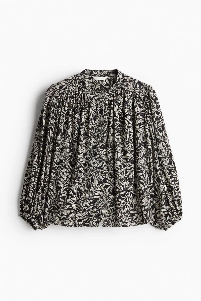 اتش اند ام بلوزة بأكمام واسعة