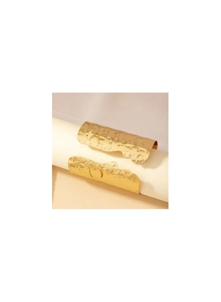 "A modern metal bracelet with an artistic touch, perfect for everyday and special looks"  - Image 1