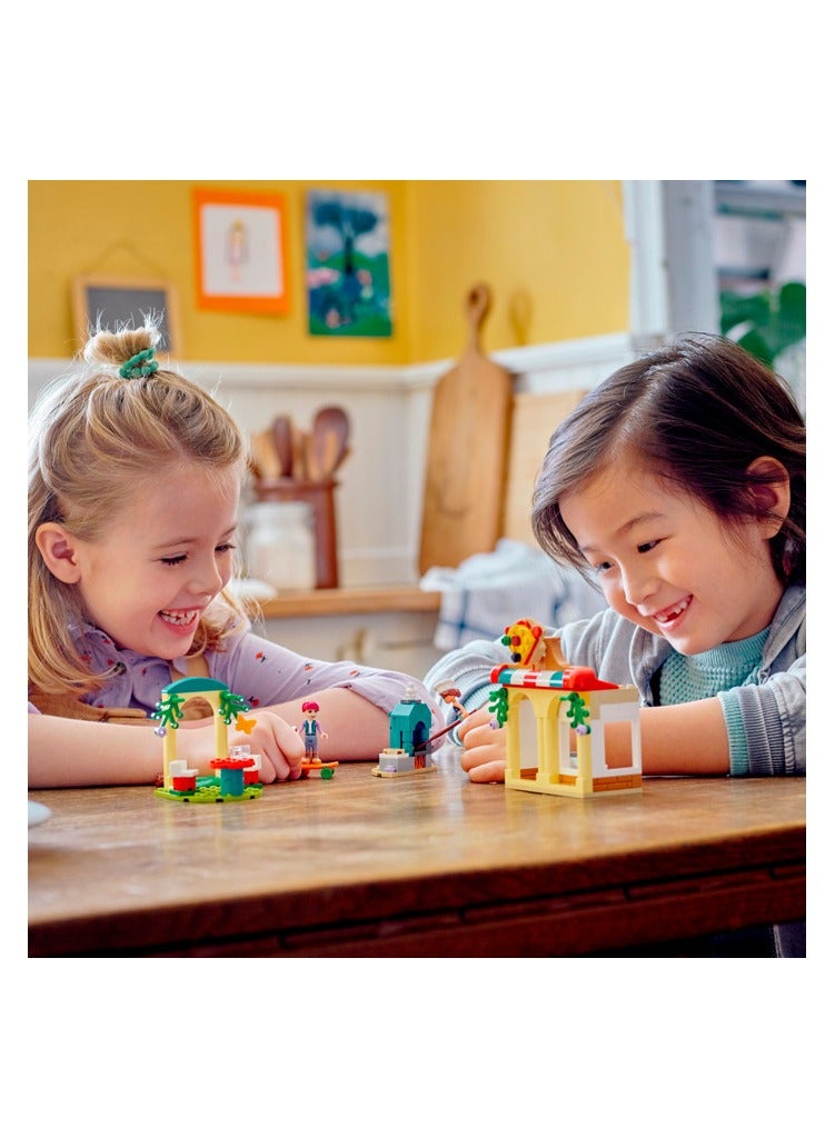 LEGO Heartlake City Pizzeria Set 41705 - Image 3