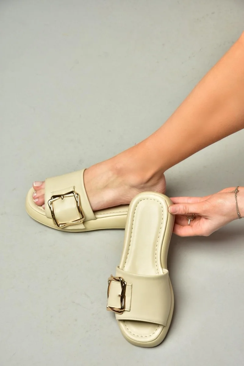Fox Shoes S518106309 Beige Buckle Women's Slippers