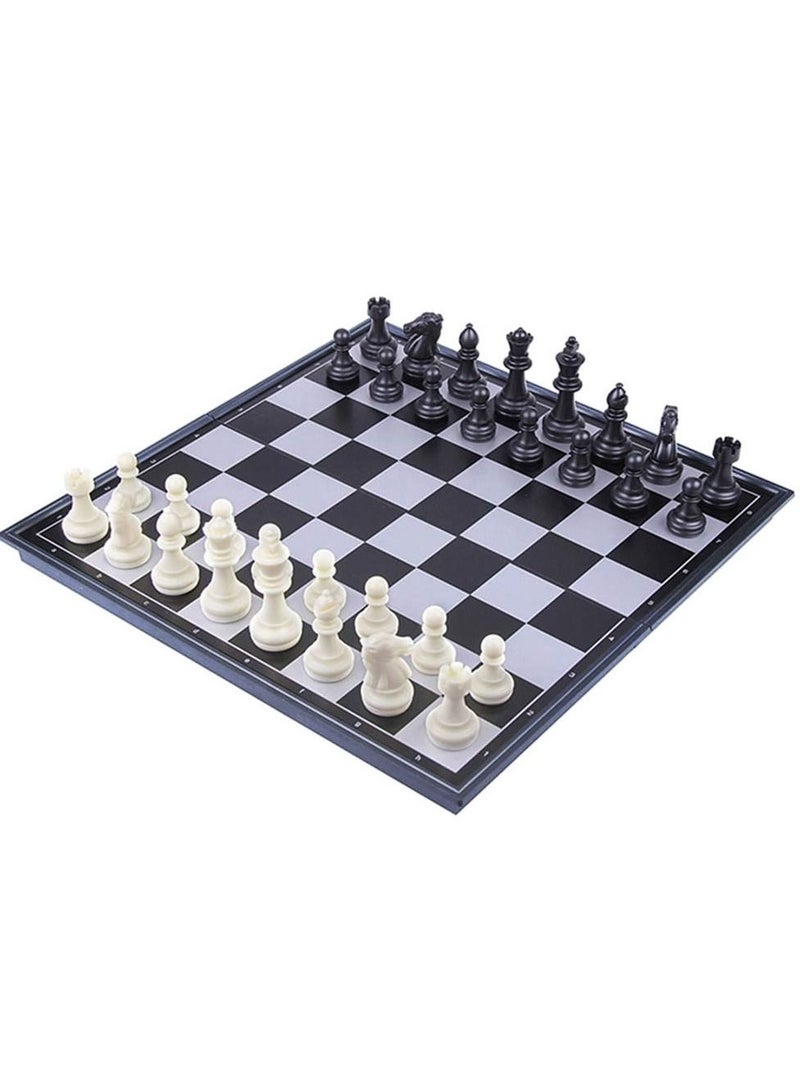 UB مجموعة شطرنج بلاستيكية مغناطيسية للسفر، لوحة شطرنج قابلة للطي، ألعاب تعليمية للأطفال والكبار، لوحة شطرنج باللون الأزرق الداكن باللونين الأبيض والأسود - Image 1
