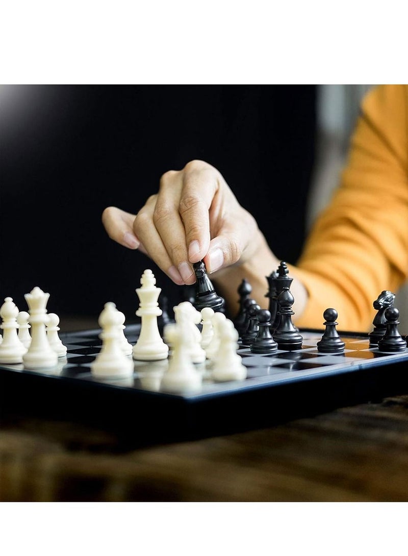UB مجموعة شطرنج بلاستيكية مغناطيسية للسفر، لوحة شطرنج قابلة للطي، ألعاب تعليمية للأطفال والكبار، لوحة شطرنج باللون الأزرق الداكن باللونين الأبيض والأسود - Image 2