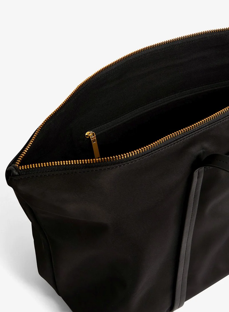 تيد بيكر نيكول توت كبيرة