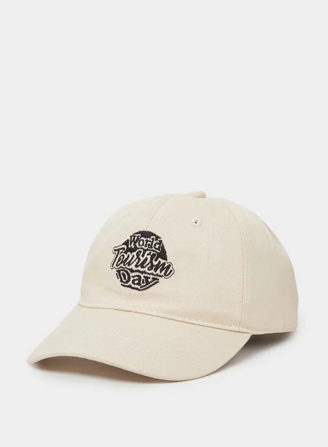 ستايلي Beige Embroidered Baseball Cap
